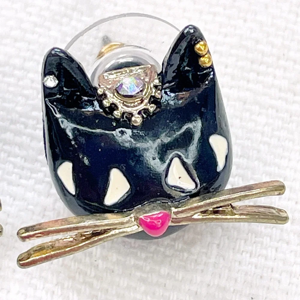 Betsey Johnson Black Cat pierced stud Earrings